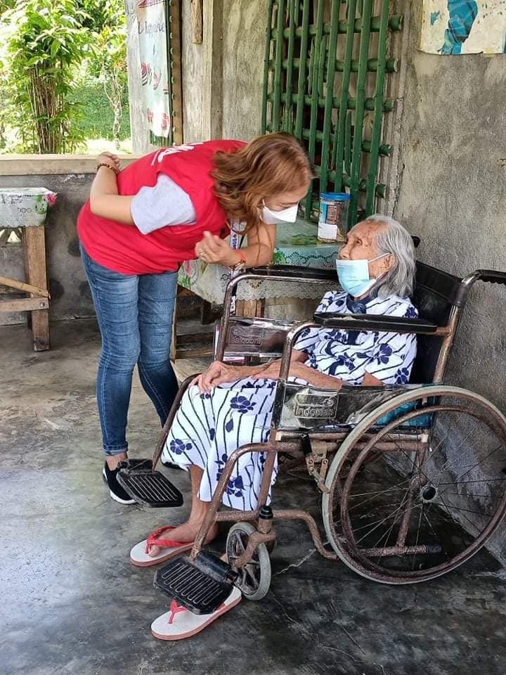 Centenarian of Pineda received P100k Cash Gift